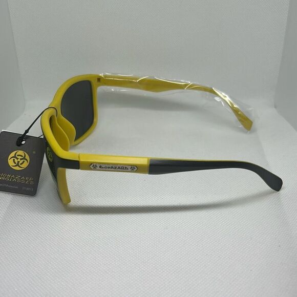 Biohazard Mens Mirrored Sunglasses - Picture 2 of 3